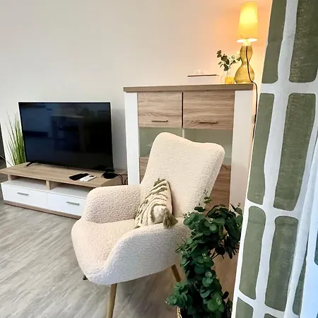 The Elite Downtown 2- Bedroom Ac & Garage Parking Appartamento *