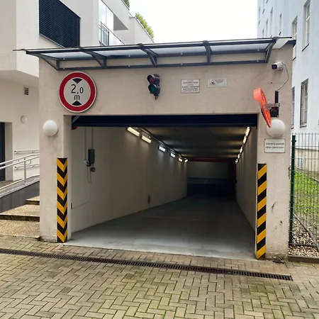 公寓 The Elite Downtown 2- Bedroom Ac & Garage Parking 布拉迪斯拉发