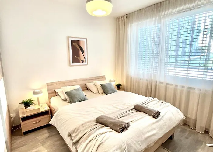 Appartamento The Elite Downtown 2- Bedroom Ac & Garage Parking *